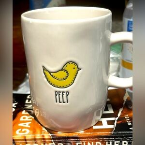 🐥 Rae Dunn, “peep” mug ☕️